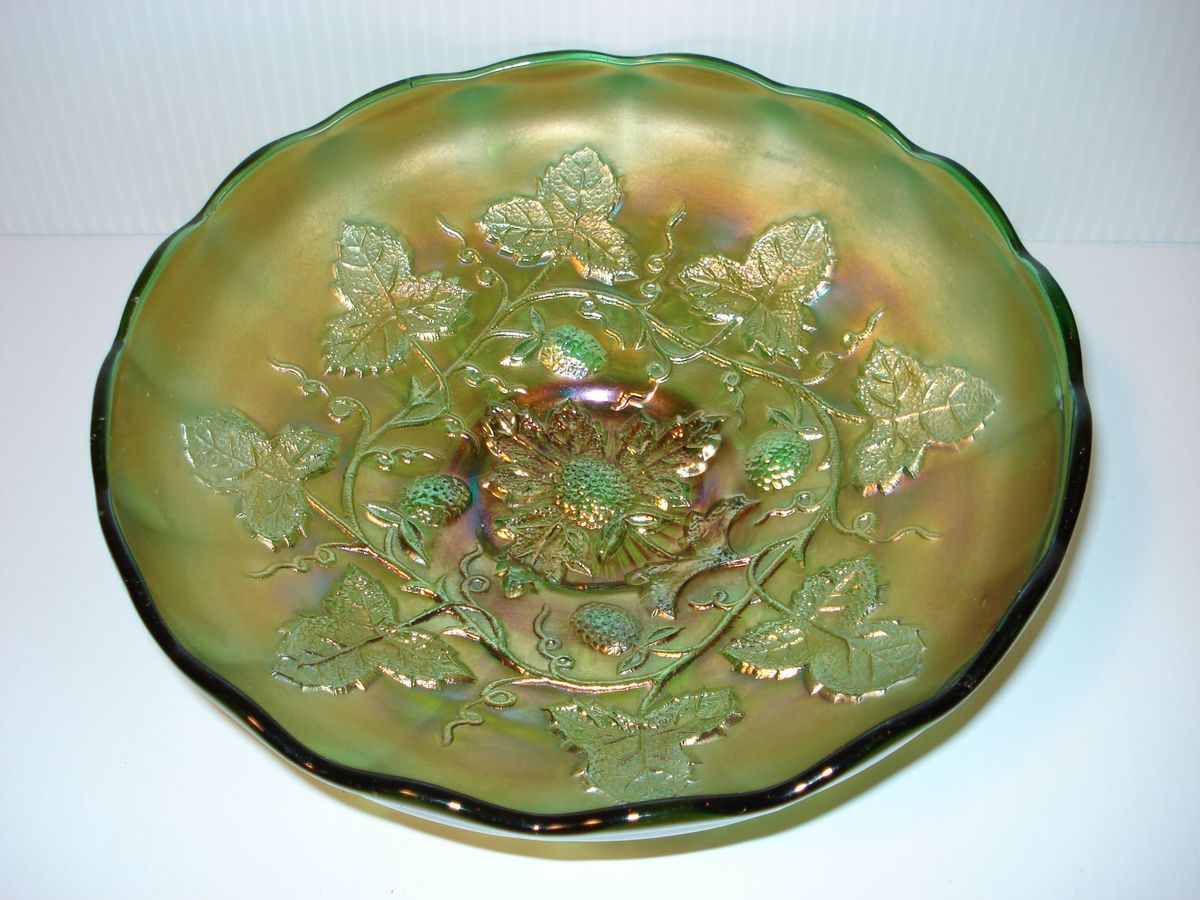 Millersburg Carnival Glass Blackberry Wreath Pattern Green 8 Bowl