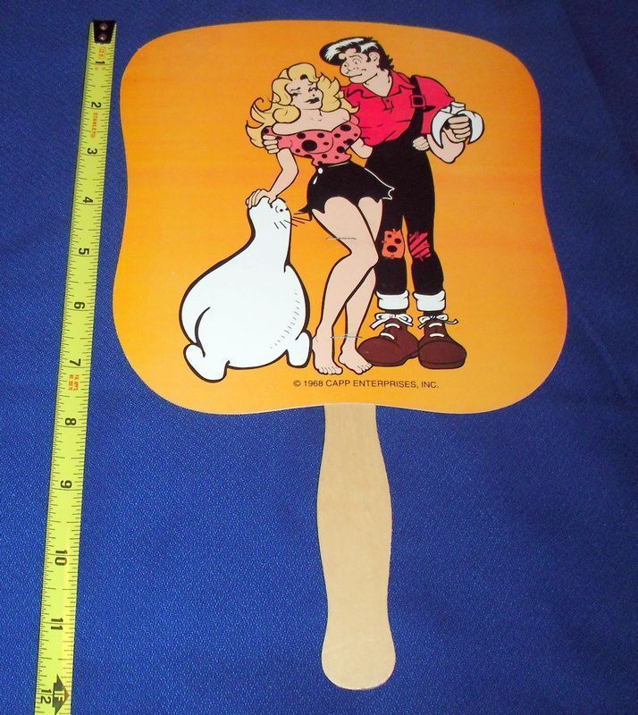 1968 LIL ABNER SCHMOO DAISY MAE *HAND FAN* CAPP ENTERPRISES GREAT