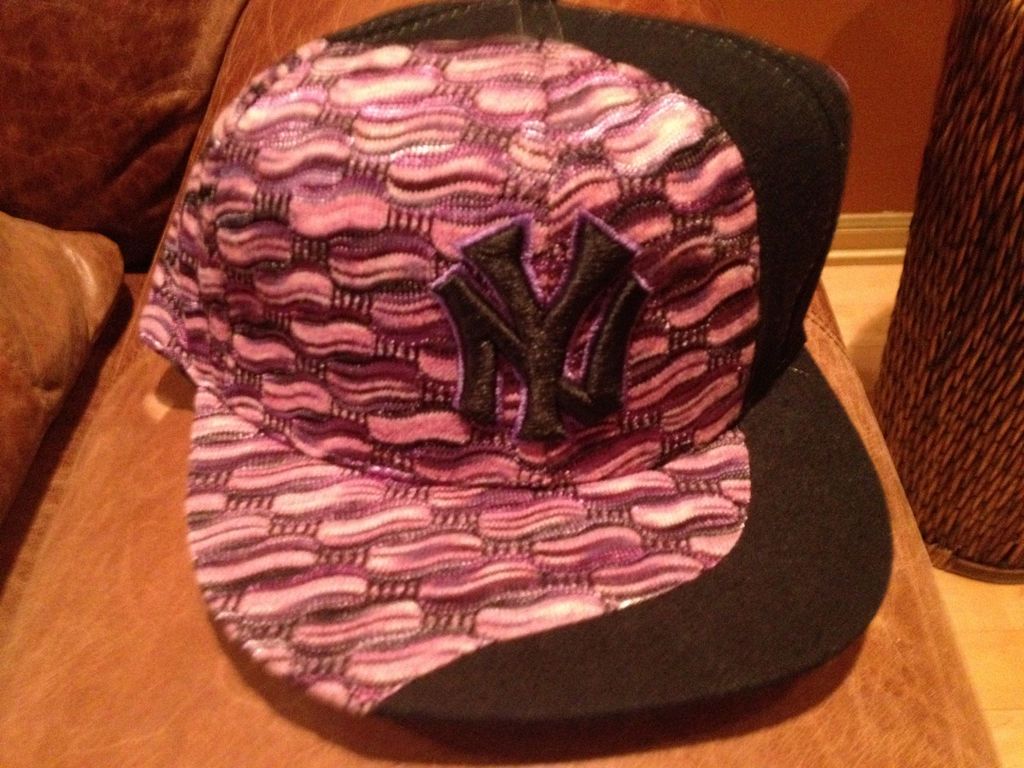 NEW YORK YANKEES AMERICAN NEEDLE CAP (NEW) BLK/PURPLE