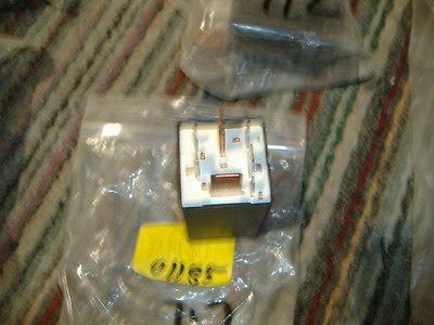 VW Audi Fast Glow plug relay 80   92 yr 321 911 261 (712)