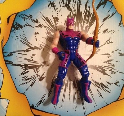 PRE MARVEL LEGENDS TOY BIZ 1995 HAWKEYE W/ BOW AVENGERS UNIVERSE