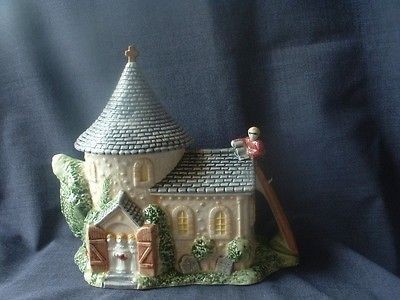 Novelty/Collec tors Leonardo Church/Chapel Teapot, Choristers & Shady