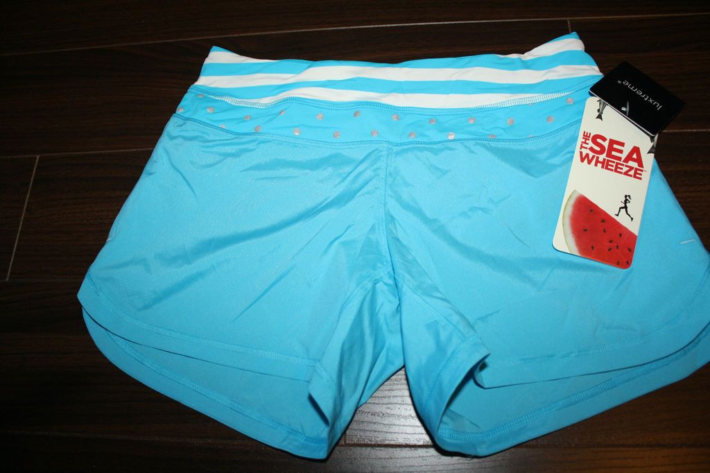 Lululemon Seawheeze/ Sea Wheeze Groovy Run Short Blue NWT Rare