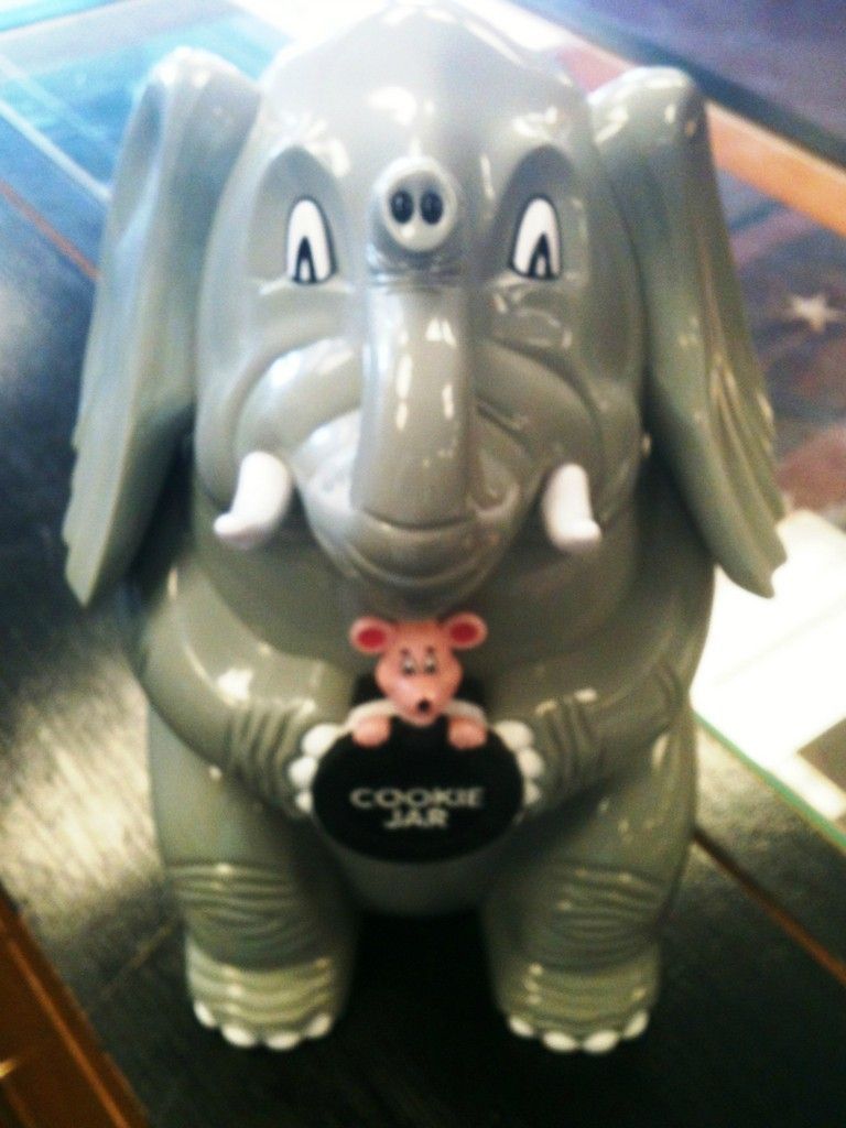 THE ORIGINAL ELEPHANT COOKIE JAR   OPEN AND HEAR ROAR NOT DUMBO