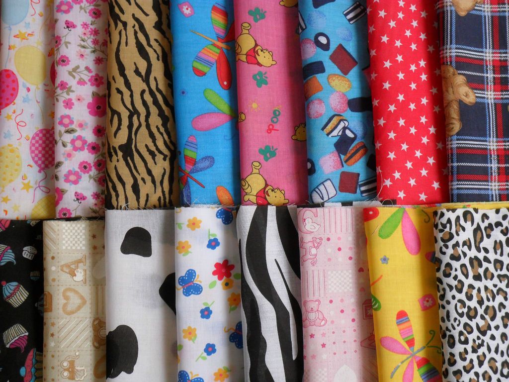 Polycotton Fabric Remnant Bundles 8~£3.50 16~£6 Free post 25x25cm