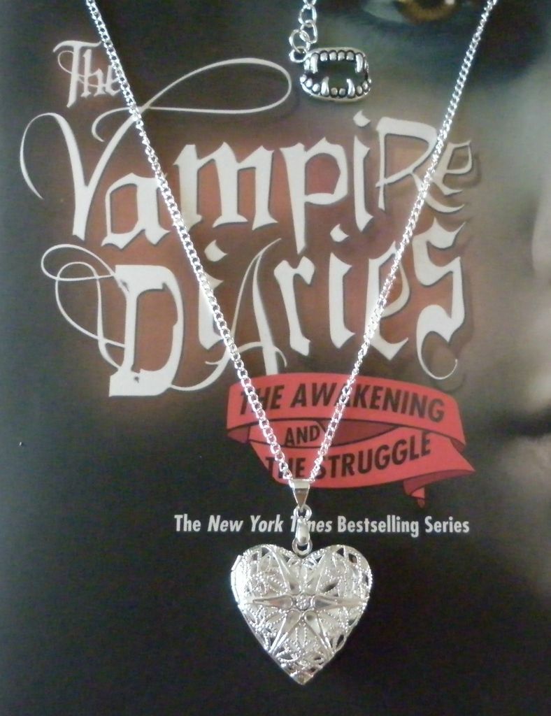THE VAMPIRE DIARIES CAROLINES LOCKET NECKLACE, VERVAIN FILLED.