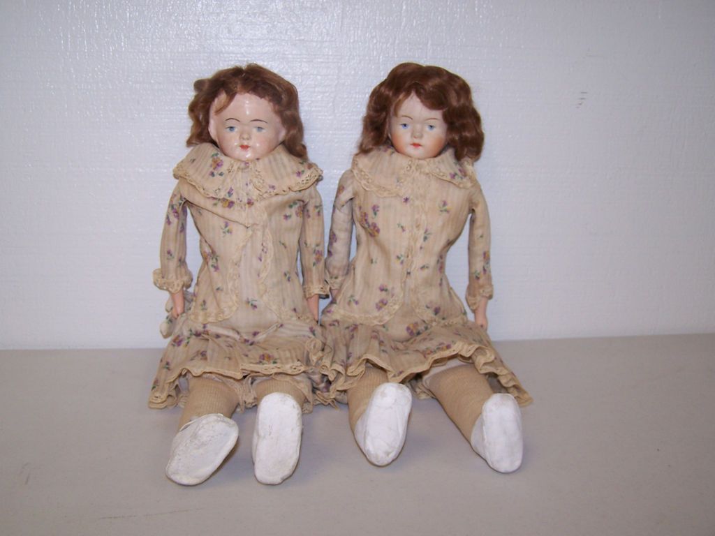 ANTIQUE 1800s PAPIER MACHE SISTER DOLLS   PAIR 15 GERMAN MADE ORIG