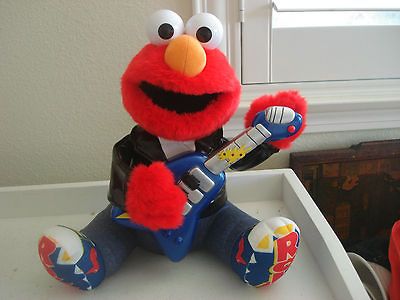 FISHER PRICE 2010 SESAME STREET ROCK N ROLL ELMO PLUSH (SINGS