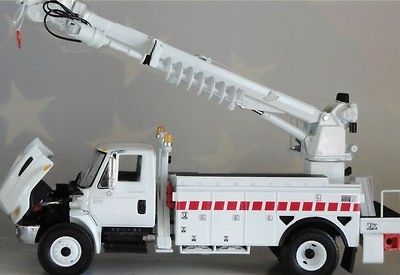 4400 INTERNATIONAL DIGGER DERRICK FIRST GEAR DIECAST