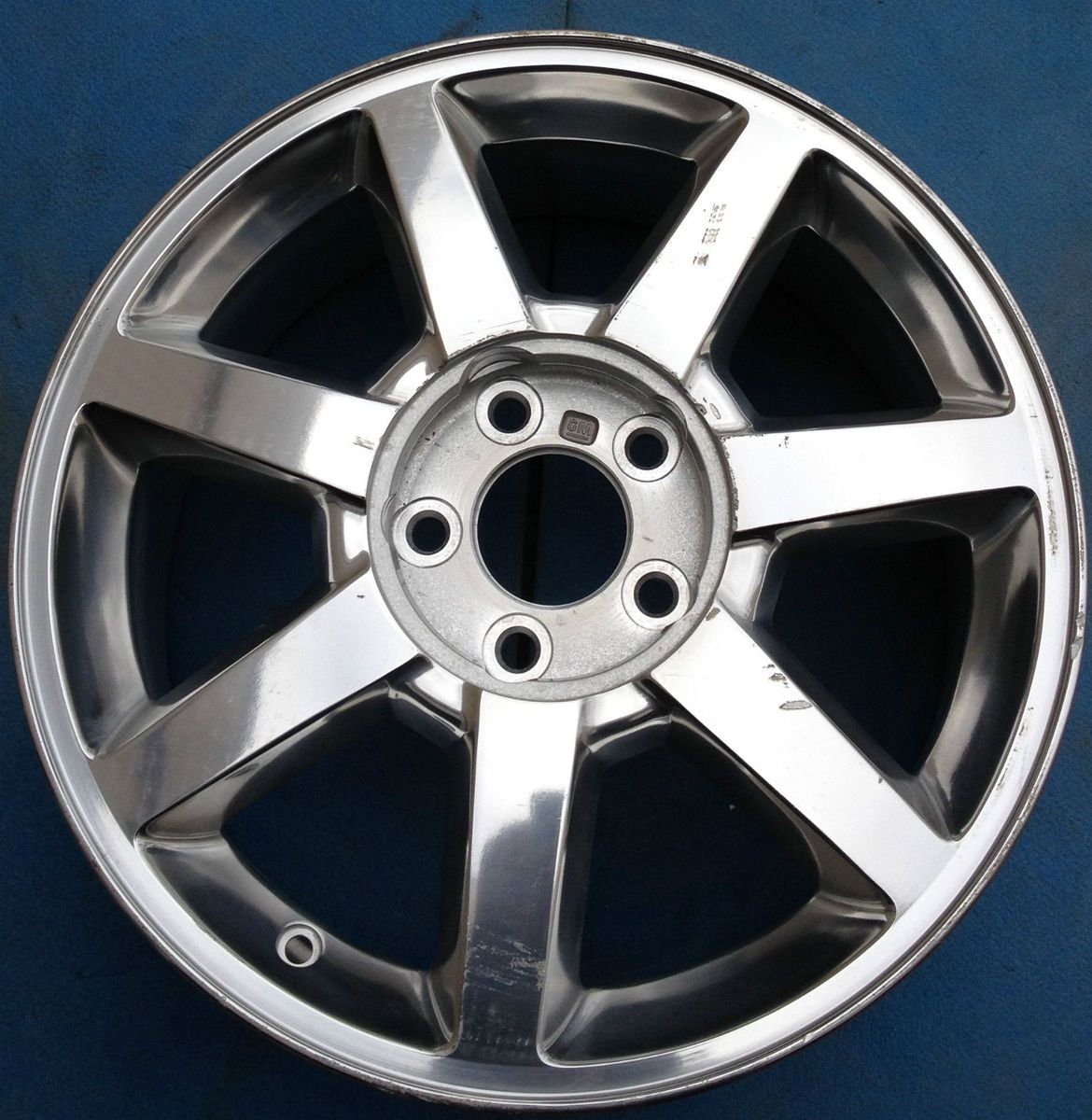 One 04 11 Cadillac cts STS 17 x 7 5 Factory Wheel Rim Polished 4610