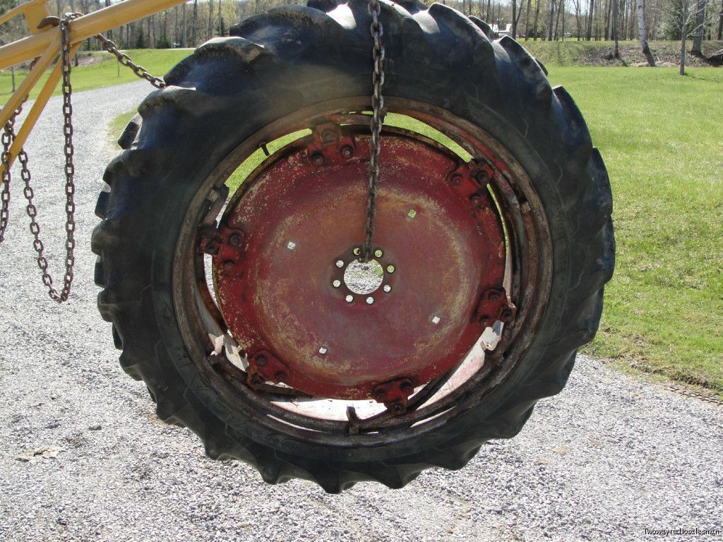 12 4 38 Tire 11 Pavt Spin Out Rim Massey Ferguson F40 40 50