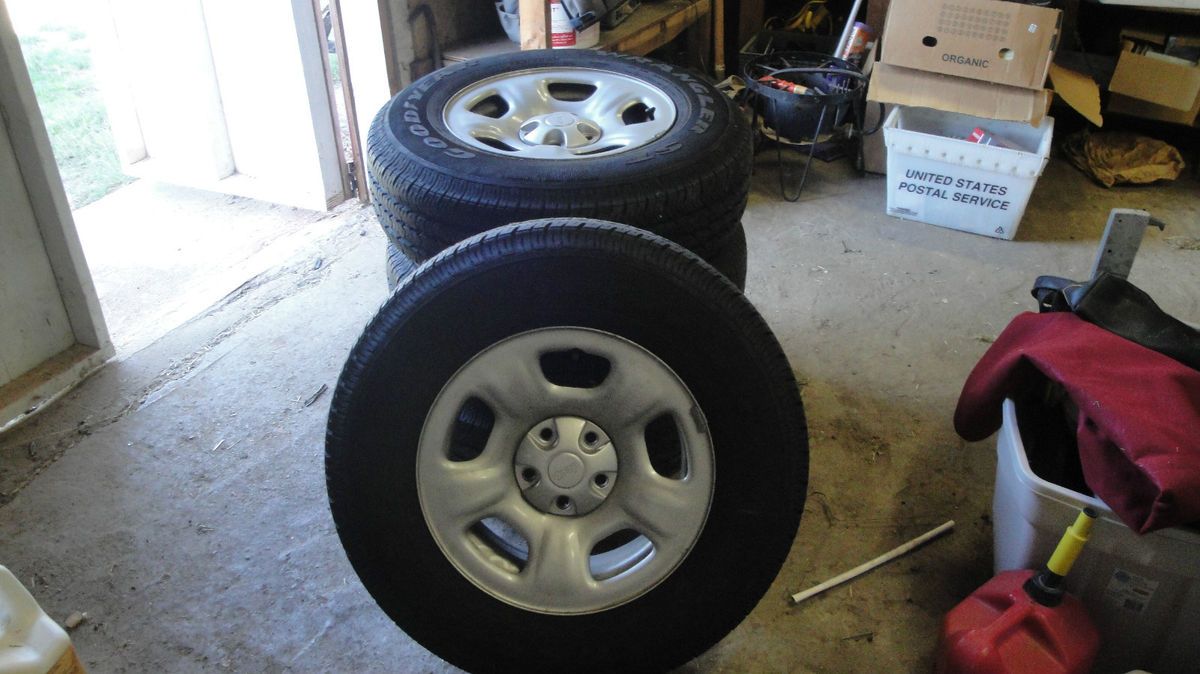 SALE SET OF 4 JEEP LIBERTY RIMS & GOODYEAR WRANGLER TIRES GOOD TREAD