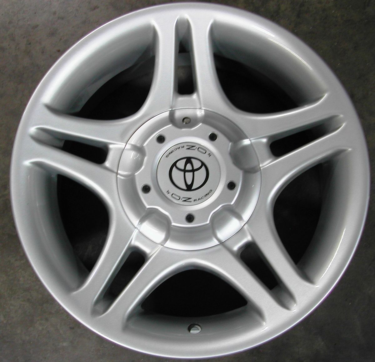 Toyota Tundra 16x7 oz Wheel Rim WCC371